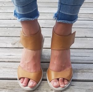 Aldo tan leather sandals chunky heel